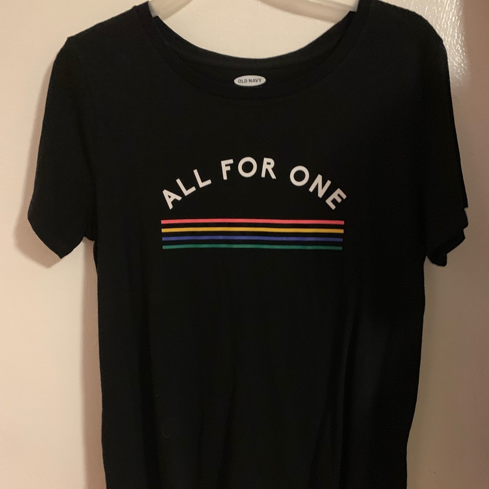 Black shirt sleeve shirt